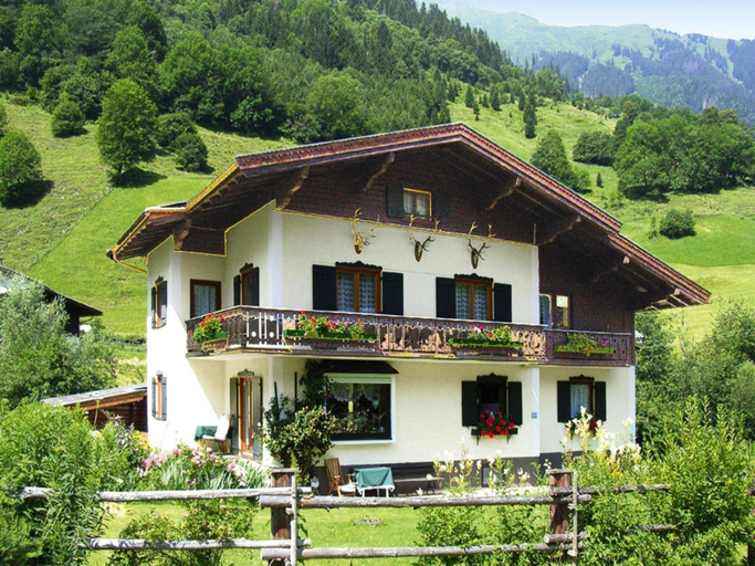 Exterior & Views 1, Holiday Home on Grossglockner Alpine Road, Zell am See