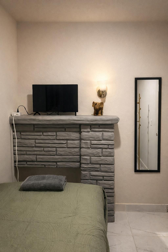 Room 3, Riio Shores, Miami-Dade