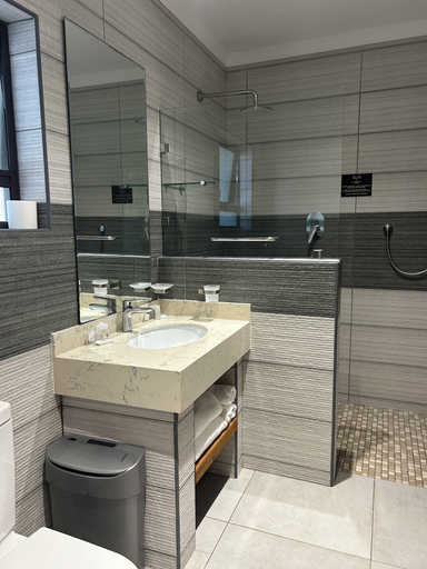 Bathroom 3, The Lazy Moose Boutique Hotel and Venue, eThekwini
