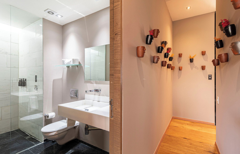 Bathroom 5, Magenta by Kukun, Mexico City