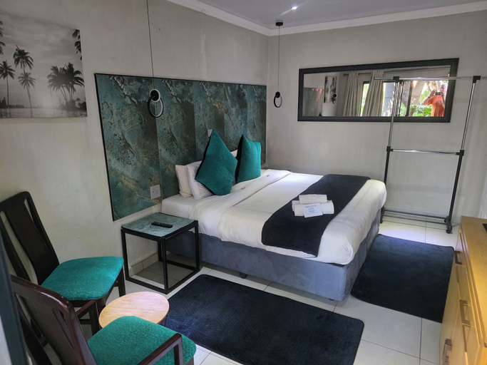 Bedroom 3, Waterfront Guest House, Bojanala