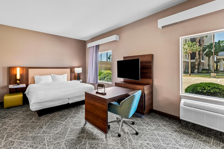 Bedroom 3, Hampton Inn & Suites Corpus Christi I-37 - Navigation Blvd, Nueces
