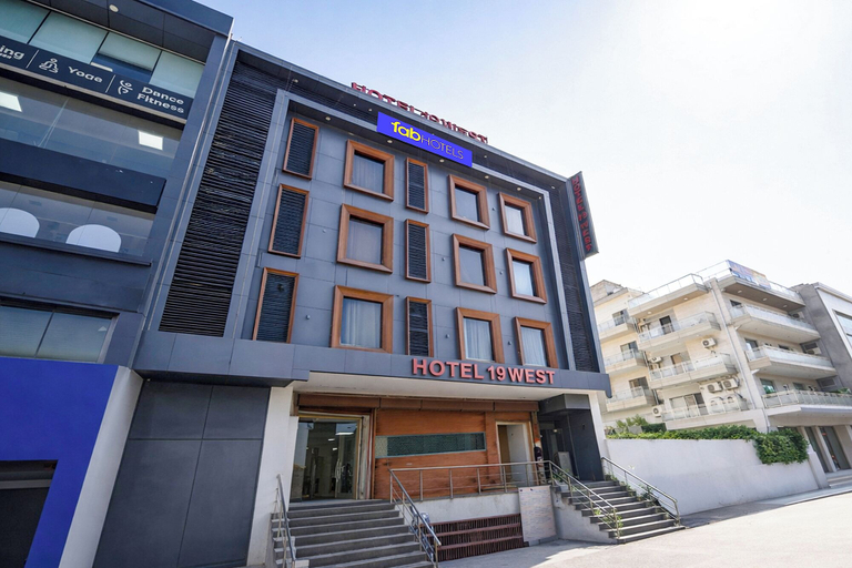 Exterior & Views 2, Fabhotel 19 West, Delhi
