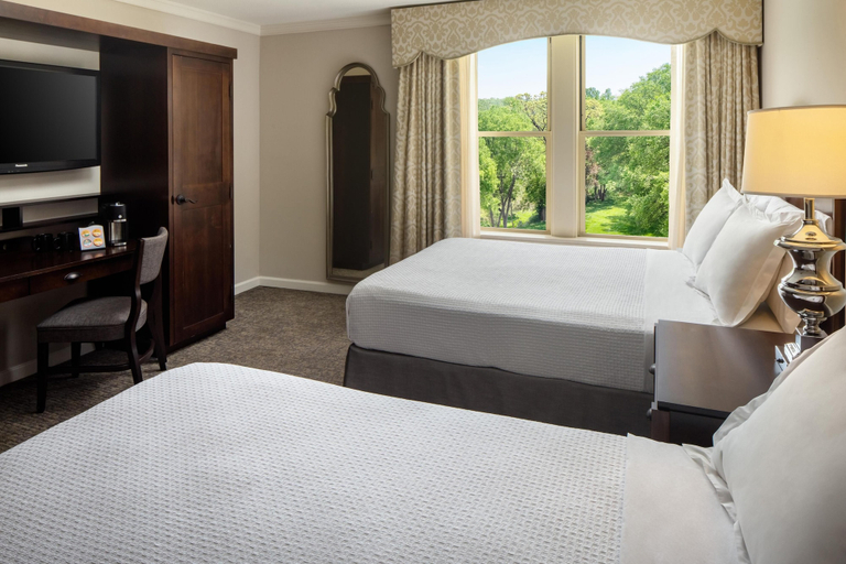 Bedroom 4, The Elms Hotel & Spa, a Destination by Hyatt Hotel, Kansas City