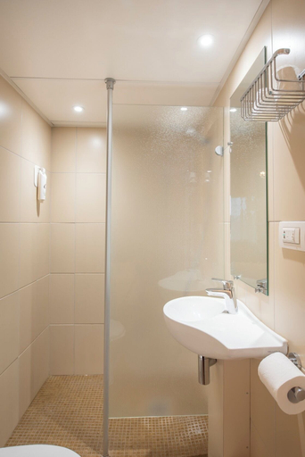 Bathroom 4, The Originals Access, Hôtel Bordeaux Aéroport, Gironde