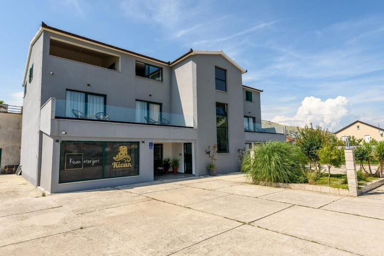 Exterior & Views 2, BOUTIQUE ROOMS KICAN, Kula Norinska