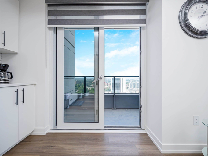 Interior 2, Newly Built 22nd Floor Condo w Stunning Views, Waterloo