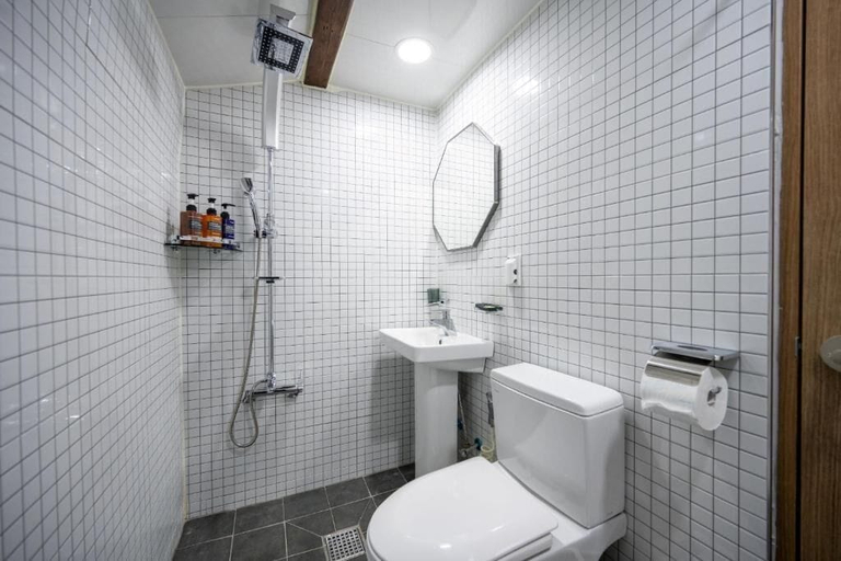 Bathroom 3, Hanok1942, Buk