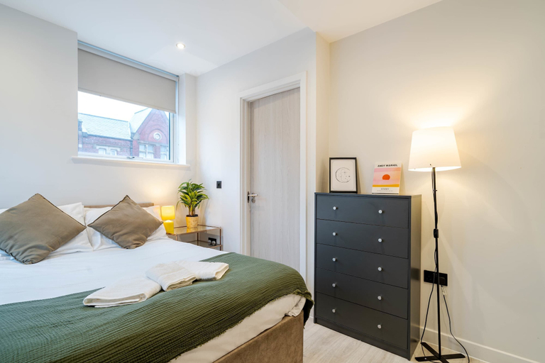 Room 4, Leeds City-centre 1-bed With Private Roof Terrace, Leeds