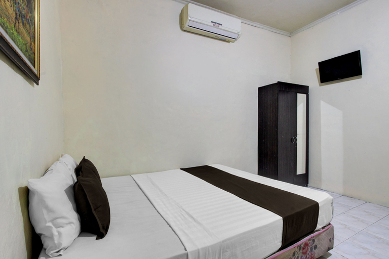 Room 3, Hotel O near Kampung Batik Kauman former, Solo
