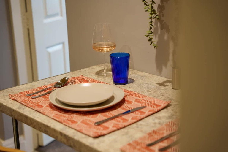 Room 5, Central Harrogate 2 Bed Apartment With Patio, North Yorkshire
