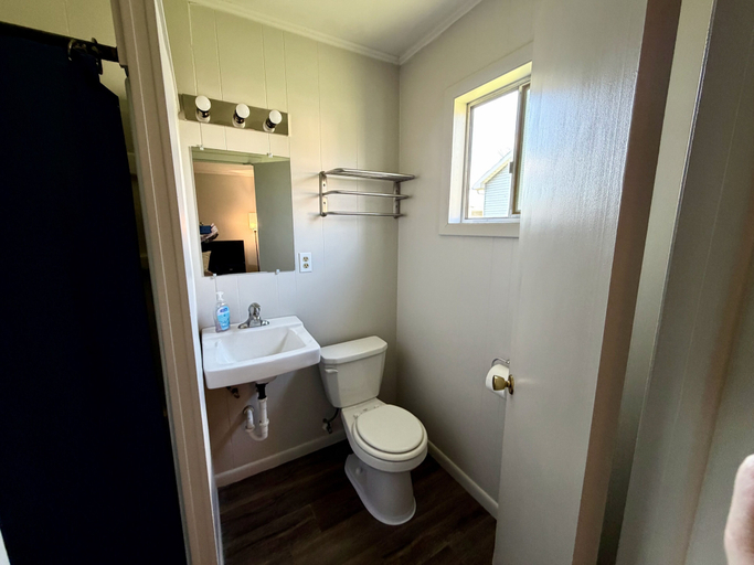 Bathroom 2, The Cedar Micro Resort, Erie