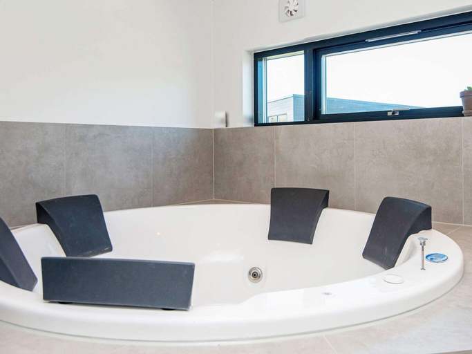 Bathroom 3, 5 Star Holiday Home in Glesborg, Norddjurs