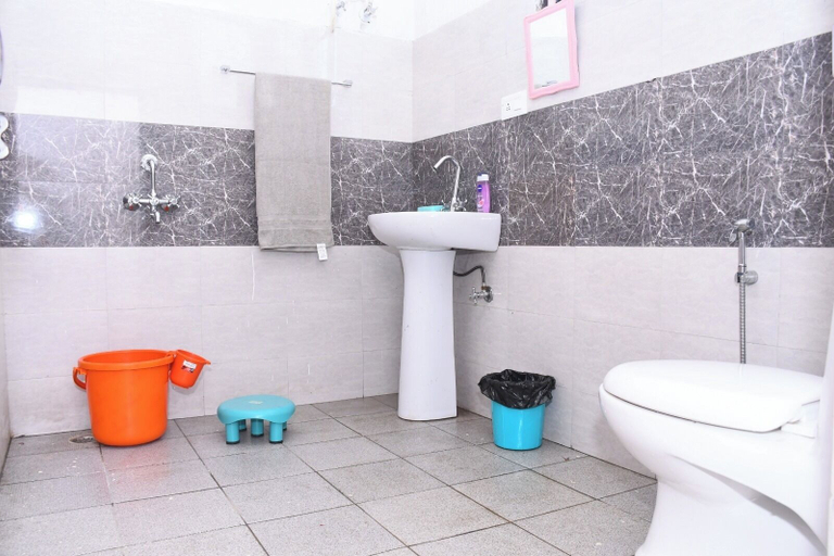 Bathroom 3, SD Motel, Nainital