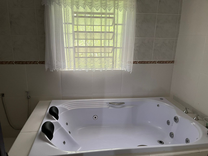 Bathroom 4, Pousada chez Nous, Itatiaia