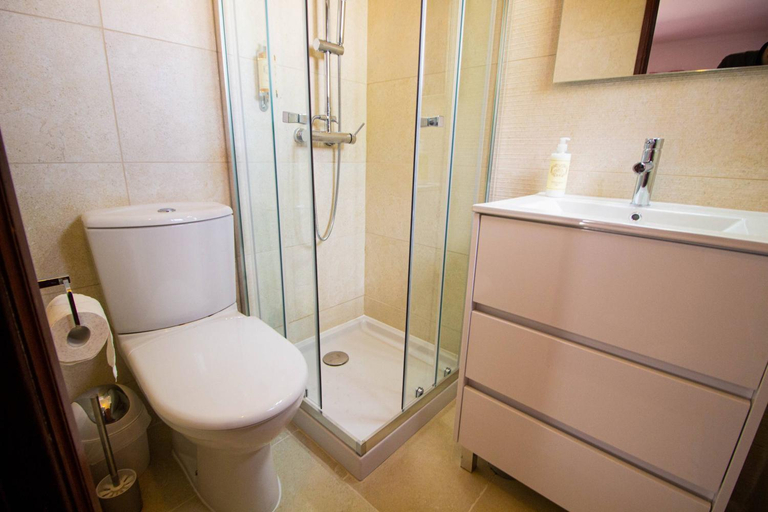 Bathroom 2, Casa da Serra, Palmela