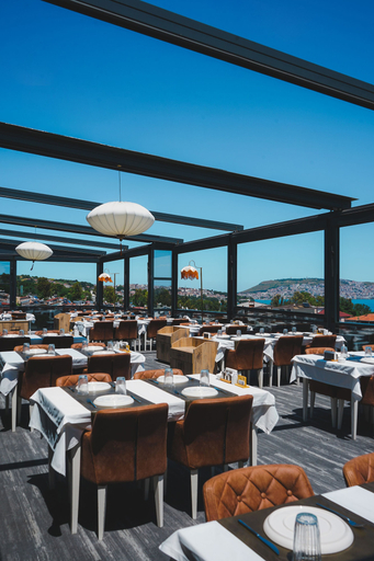 Food & Drinks 5, Lemon Suites & Restaurant, Merkez