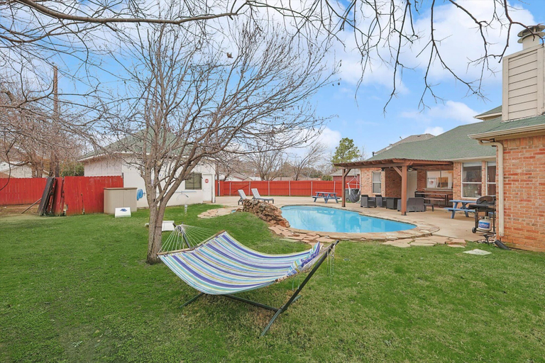 Interior 2, Immaculate 5BR 2B Vila With Pool and Cinema, Irving