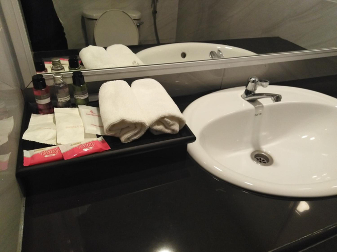 Bathroom 3, Bangkok Travel Suites, Muang Nonthaburi