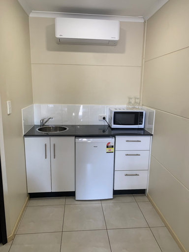 Others 5, Balranald Club Motel, Balranald