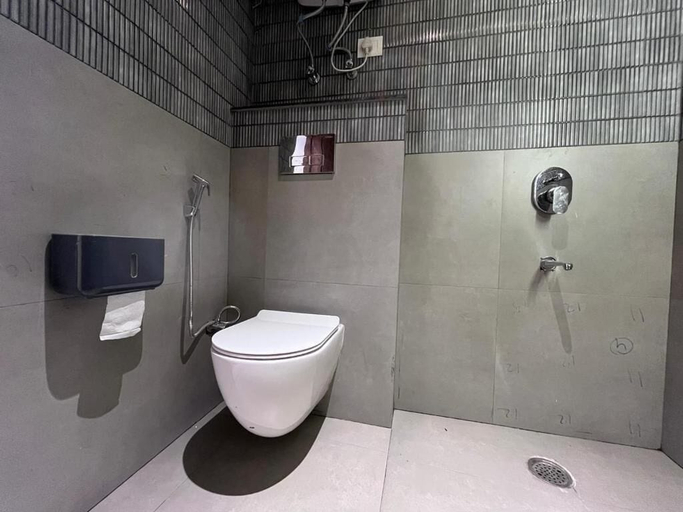Bathroom 2, Joey's hostel., Kullu