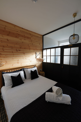 Bedroom 3, The Cwmcarn Hotel, Caerphilly