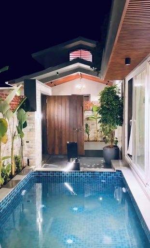 Pool 4, The S - Luxurious Stays, Satara