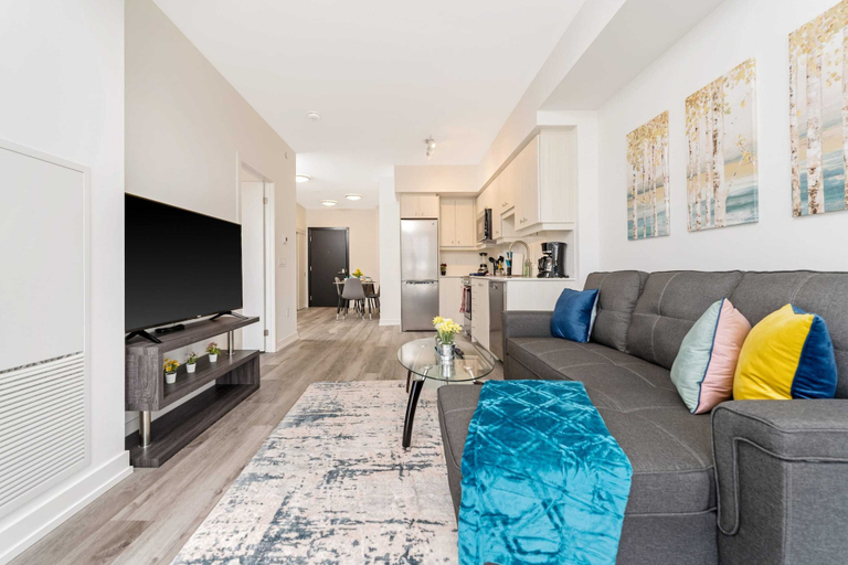 Interior 5, Newly Built Modern Condo w Balcony & City Views, Waterloo