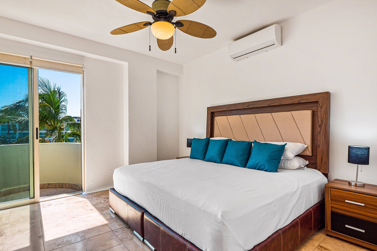 Room 2, Ocean-view Condo With Private Rooftop Pool, Terrace, & Resort-style Pool, Compostela