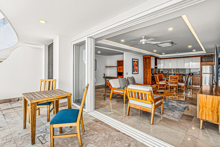 Private kitchen, Modern Condo With Ocean Views, Rooftop Infinity Pool & Central AC, Puerto Vallarta