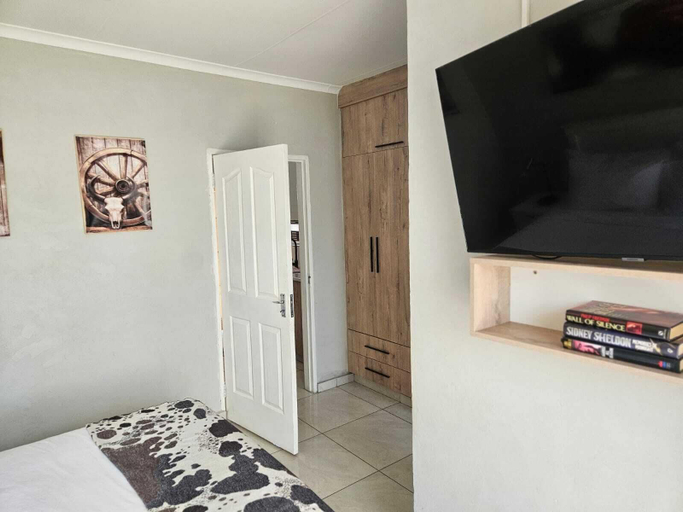 Room 3, 41 Fourth Road Guest House, City of Johannesburg