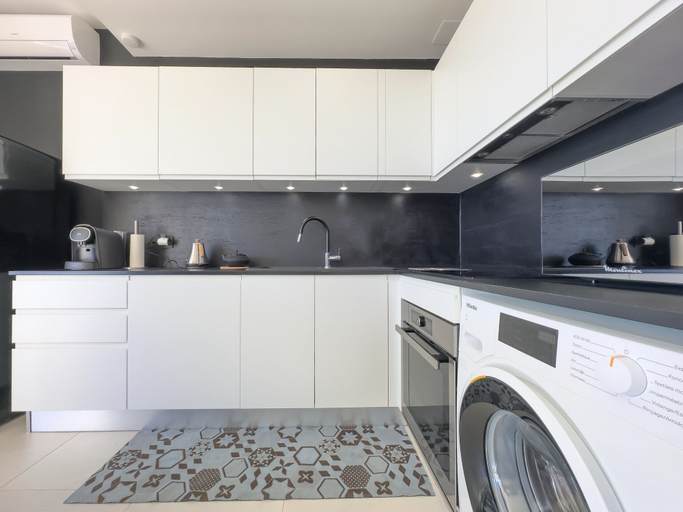 Room 3, 322 Le Kam s in Cannes, Alpes-Maritimes
