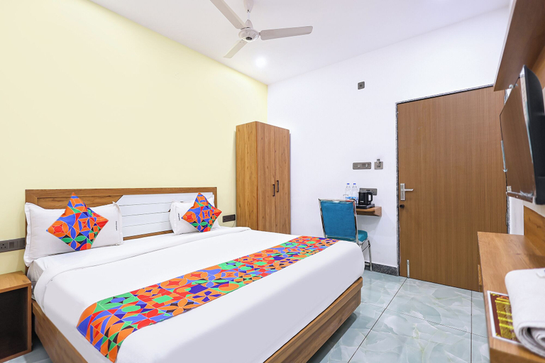 Room 5, Fabhotel Lorven Grand, Visakhapatnam