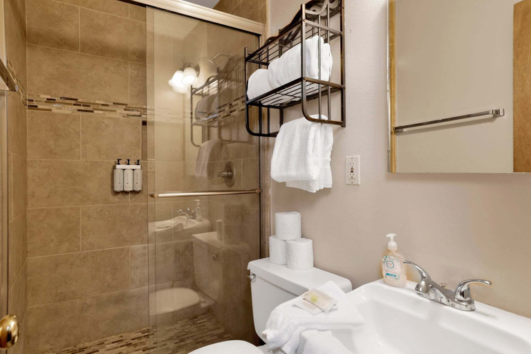 Bathroom 3, Avalon Hide OUT #1336, San Bernardino
