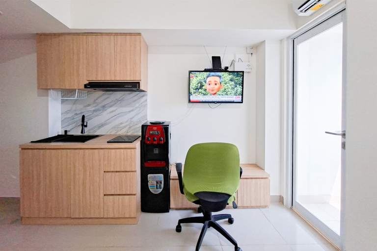 Room 5, Basic Style Studio At Cisauk Point Apartment, Tangerang