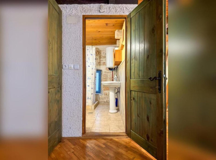 Bathroom 5, Fischer Fritz Apartments, Murter