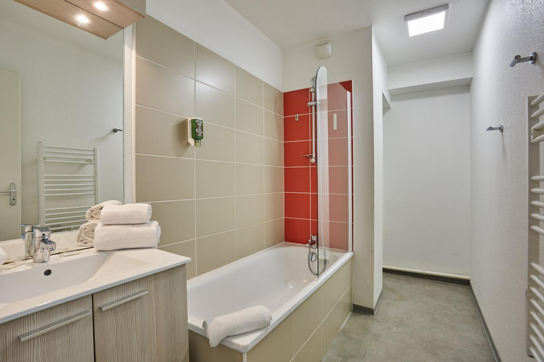 Bathroom 4, Hôtel Nakara by Odalys , Hérault