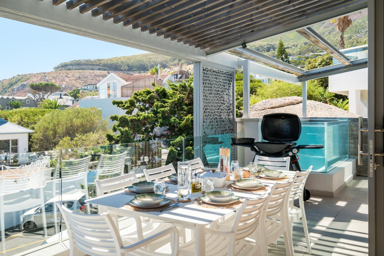 Room 3, 4 Bed Coastal Retreat W Pool Views Llandudno Sands, City of Cape Town