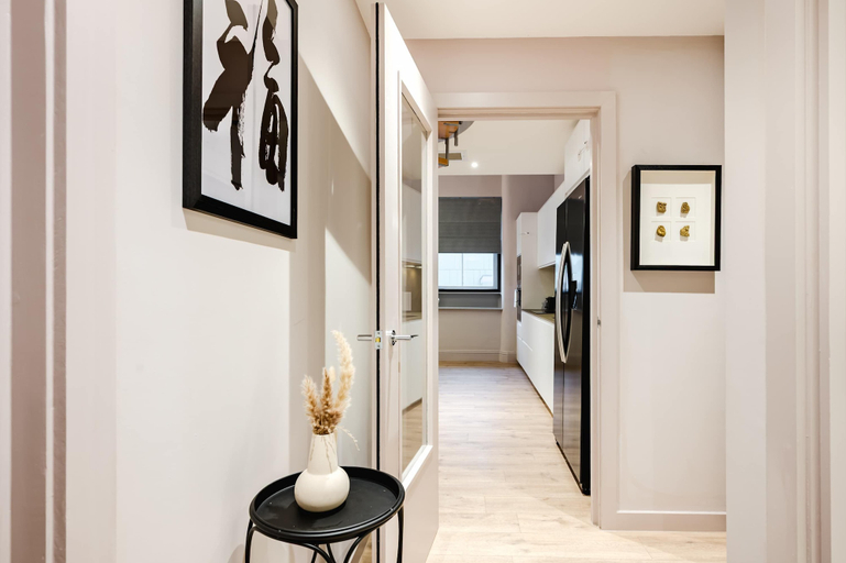 Room 5, Spacious Central Location For Families Walk to All, Manchester