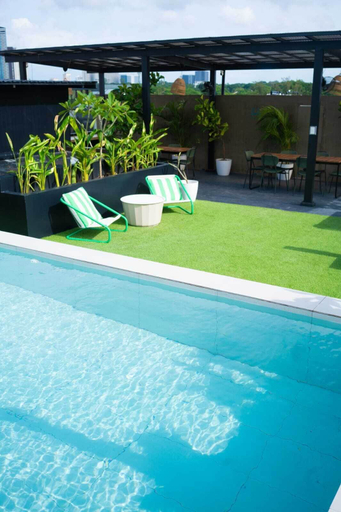Rooftop pool 3, Canopyproperties, Makati City