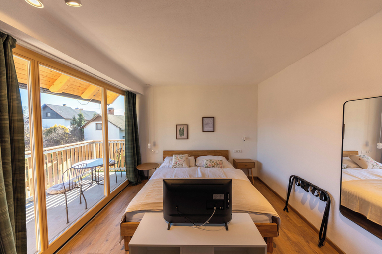 Room 3, Hotel Old Coach House, Bled