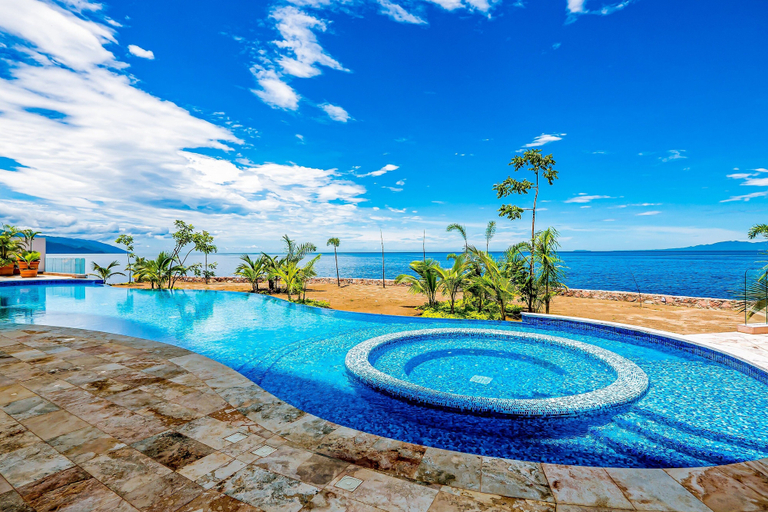 Pool 4, Exceptional Waterfront Condo With Pool, Balcony, Fitness Area, & W/D, Puerto Vallarta