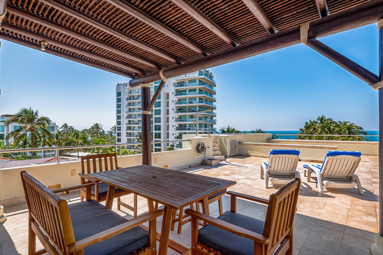 Outdoor dining 5, Ocean-view Condo With Private Rooftop Pool, Terrace, & Resort-style Pool, Compostela