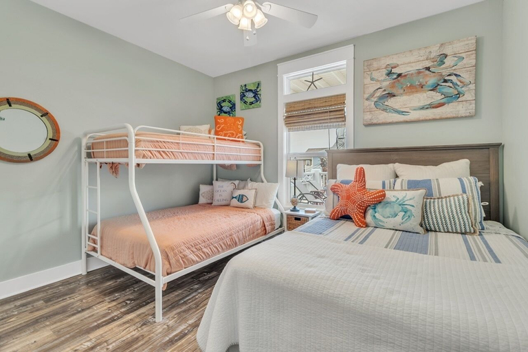 Room 5, At Last 3 Bedroom Home by RedAwning, Galveston