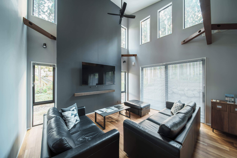 Living area, Moon Bear House Hakuba, Hakuba