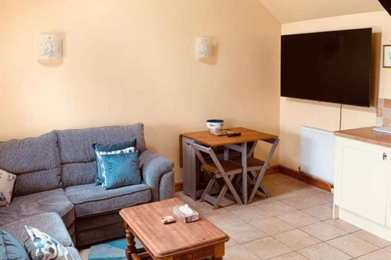 Living area 4, Near Rhosneigr - Sleeps 2 - Pets and Parking, Anglesey