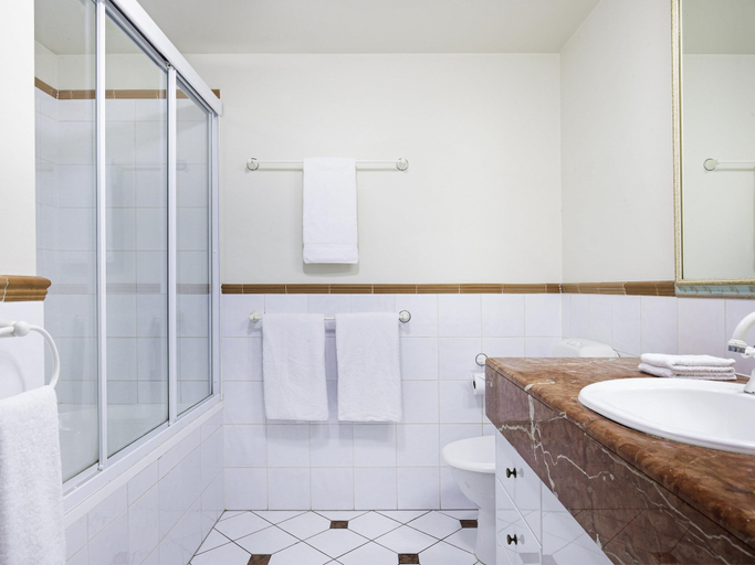 Bathroom 4, BreakFree Moroccan, Gold Coast