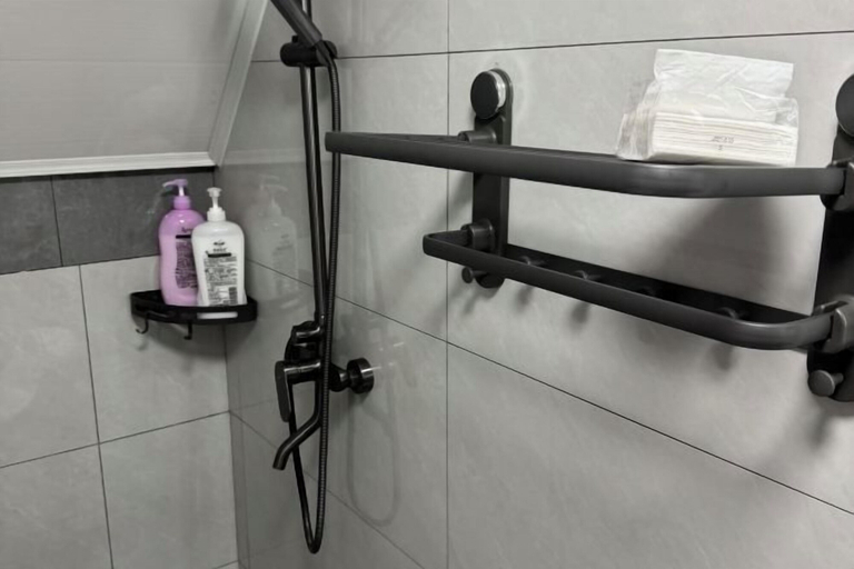 Bathroom 3, Mulihong Yuanwei Inn, Huangshan