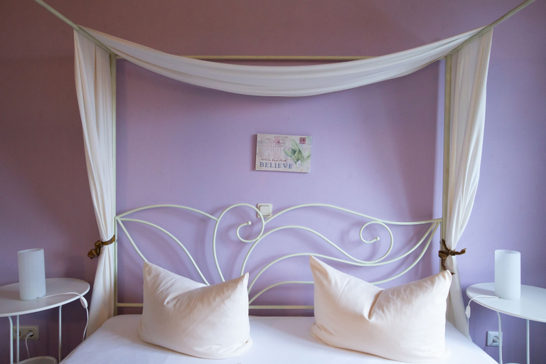 Others 2, Hotel Schlosshof, Mainz-Bingen
