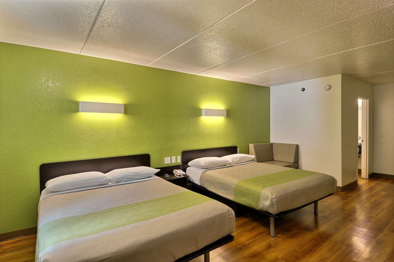 Bedroom 3, Motel 6 Danvers, MA - Boston North, Essex